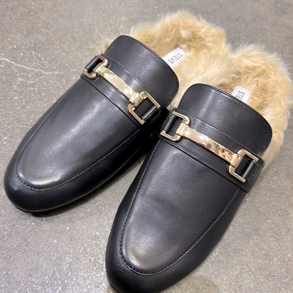 STEVE MADDEN “KHLOE” LEATHER BACKLESS LOAFER. BRAND NEW. SIZE 7.0